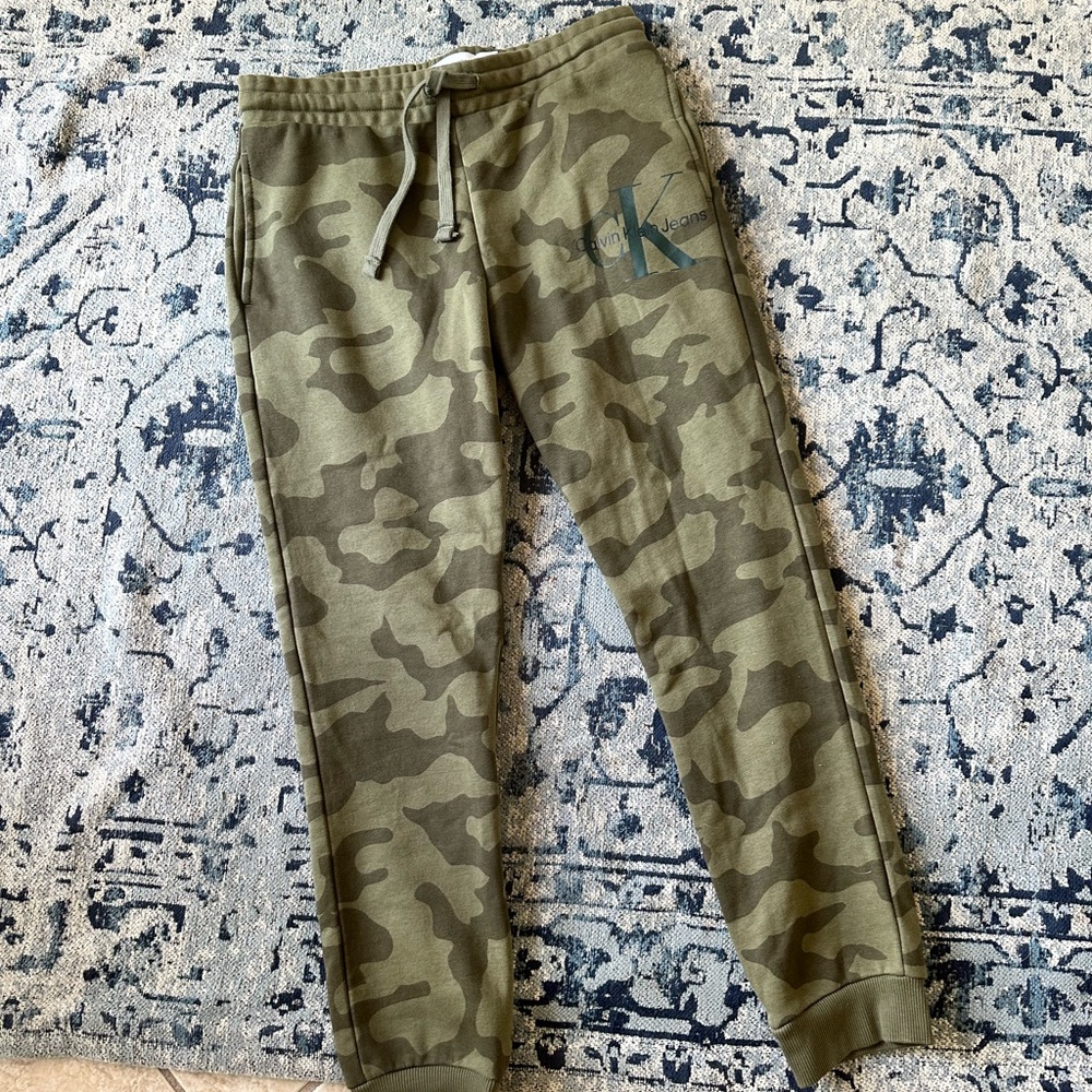 New Calvin Klein camo sweatpants